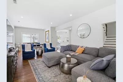 10 Bradshaw St, Medford, MA 02155 - Photo 9