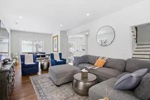 10 Bradshaw St, Medford, MA 02155 - Photo 9