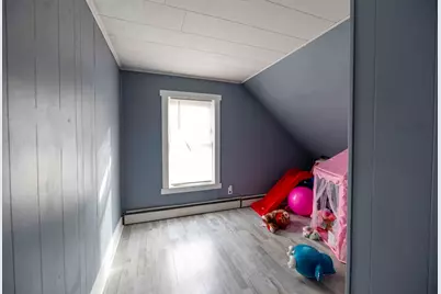 111 Hillman St, New Bedford, MA 02740 - Photo 11