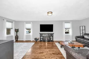 225 Long Pond Dr, Dracut, MA 01826 - Photo 3