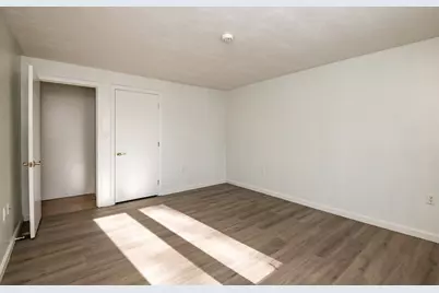 33 Lake Avenue, Stoneham, MA 02180 - Photo 23