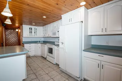 33 Lake Avenue, Stoneham, MA 02180 - Photo 31