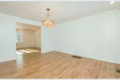 33 Lake Avenue, Stoneham, MA 02180 - Photo 11