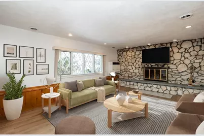 33 Lake Avenue, Stoneham, MA 02180 - Photo 27