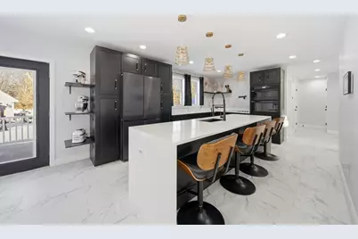 5 Nottingham Cir, Swansea, MA 02777 - Photo 3