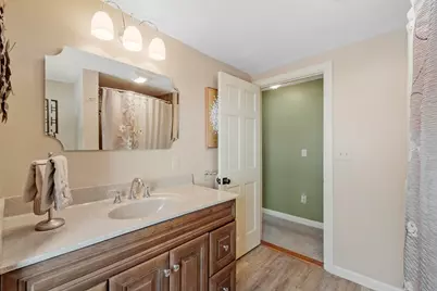 93 Benjamin St, Leominster, MA 01453 - Photo 19