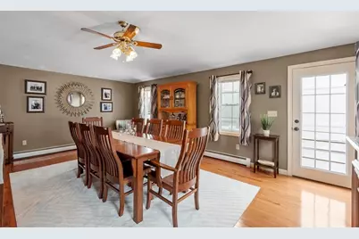 93 Benjamin St, Leominster, MA 01453 - Photo 9