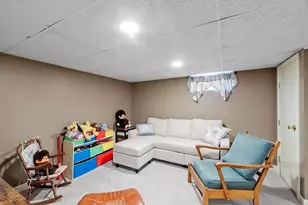 93 Benjamin St, Leominster, MA 01453 - Photo 29