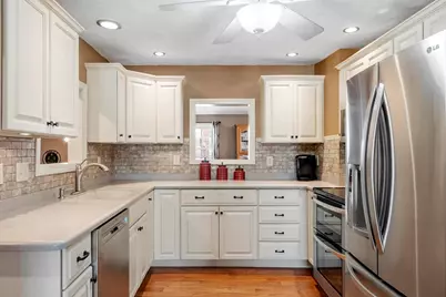 93 Benjamin St, Leominster, MA 01453 - Photo 5