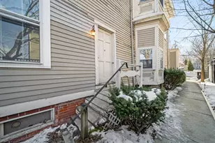 68 Pleasant St, Newburyport, MA 01950 - Photo 23