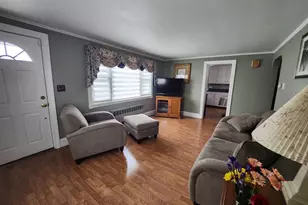 10 Violet Rd, Peabody, MA 01960 - Photo 9