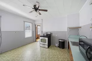 32 Maple St, West Springfield, MA 01089 - Photo 19