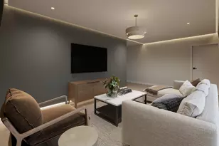 34 Governor Winthrop Rd, Somerville, MA 02145 - Photo 13