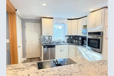 7 Central St, Saugus, MA 01906 - Photo 9