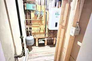 7 Central St, Saugus, MA 01906 - Photo 33