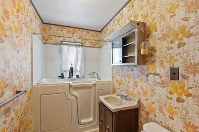 25 McKinley Rd, Worcester, MA 01605 - Photo 31