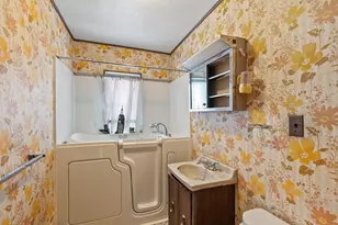 25 Mckinley Rd, Worcester, MA 01605 - Photo 31