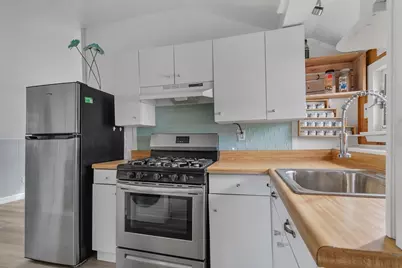 10-R Barnes St, Wareham, MA 02571 - Photo 3