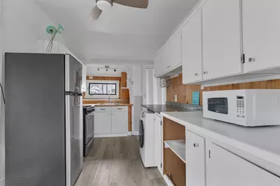 10-R Barnes St, Wareham, MA 02571 - Photo 5