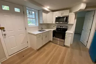 932 Massachusetts Ave, Arlington, MA 02476 - Photo 3