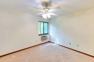 340 Sunderland Rd, Worcester, MA 01604 - Photo 23
