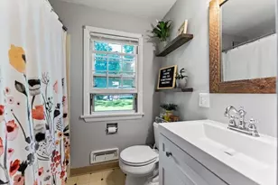 128 Hadley St, Springfield, MA 01118 - Photo 17