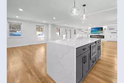 82 Pleasant St, Westford, MA 01886 - Photo 9