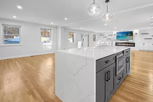 82 Pleasant St, Westford, MA 01886 - Photo 9