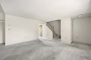 87 Victoria Heights Rd, Boston, MA 02136 - Photo 5