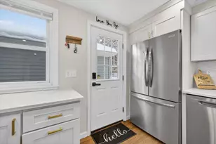 21 Woodside Rd, Billerica, MA 01862 - Photo 3