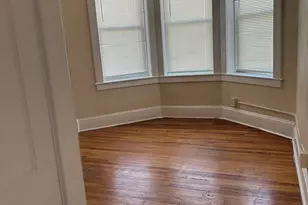 1719 Northampton, Holyoke, MA 01040 - Photo 5