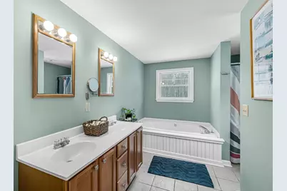 26 Plaza Avenue, Belchertown, MA 01007 - Photo 17