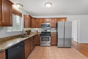 18 Edinboro, Brockton, MA 02301 - Photo 5