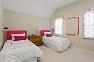 393 N Falmouth Hwy, Falmouth, MA 02556 - Photo 17