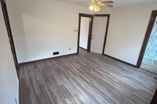 60 Walnut St, Chicopee, MA 01020 - Photo 7