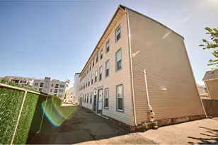 12 Humboldt Pl, Boston, MA 02127 - Photo 11