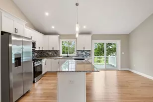 24 Bronson St, Fall River, MA 02721 - Photo 15