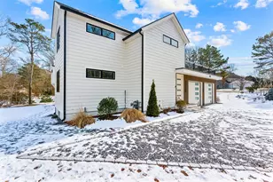 46 Greensward Cir, Mashpee, MA 02649 - Photo 5