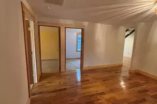 36 Washington St, Greenfield, MA 01301 - Photo 3