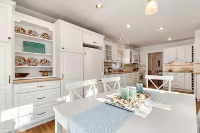 176 Bay State Rd, Melrose, MA 02176 - Photo 9