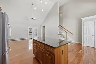 18 Winterberry Ln, Hanover, MA 02339 - Photo 9