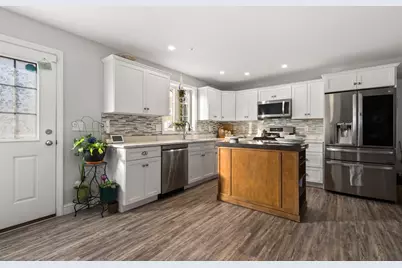 3 Grand Ave #2, Haverhill, MA 01830 - Photo 3