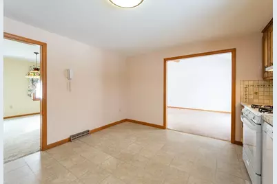 28 Bridle Path Rd, Dracut, MA 01826 - Photo 5