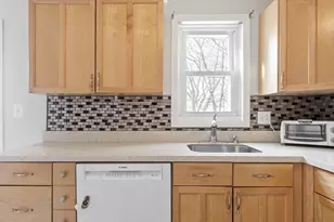 26 Farmland Rd, Lowell, MA 01850 - Photo 7