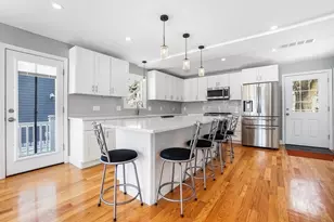 52 Savory St, Lynn, MA 01904 - Photo 3