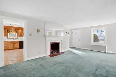 231 Dayton St, Springfield, MA 01118 - Photo 11