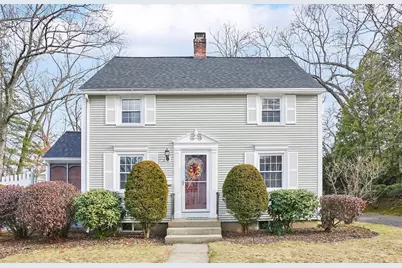 231 Dayton St, Springfield, MA 01118 - Photo 1