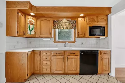 231 Dayton St, Springfield, MA 01118 - Photo 7