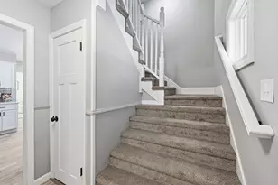 27 Massachusetts Ave, Longmeadow, MA 01106 - Photo 21