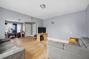 211-213 Chapin Terrace, Springfield, MA 01104 - Photo 9